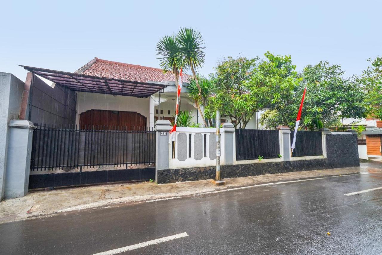 Oyo 91561 Gandhi Hotel Bandung Exterior photo